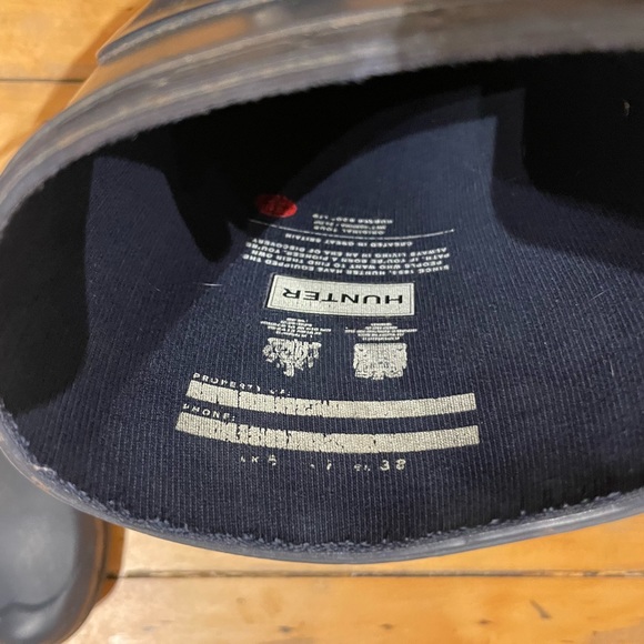 Size 7 Navy Blue Hunter Rain Boots - Women’s - Picture 4 of 5